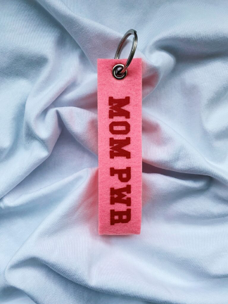 MOMPWR Schlüsselanhänger – pink von whatelse